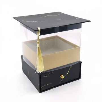 Papírdoboz ballagási 14,5x14,5x16 cm, fekete-arany