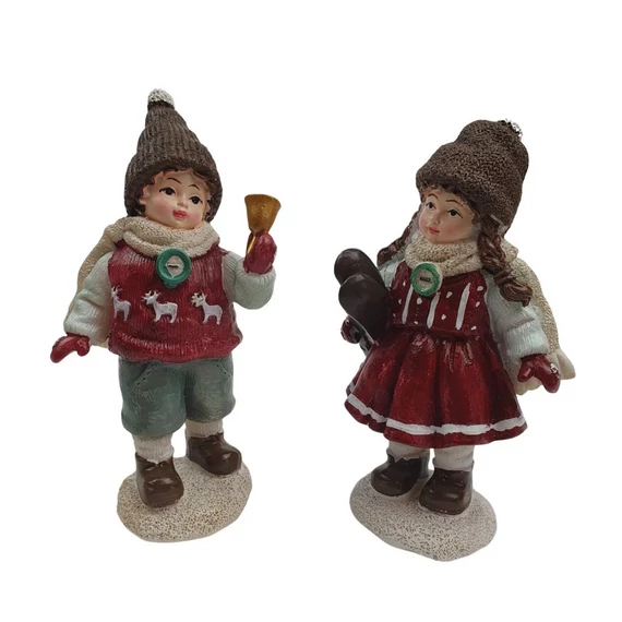 Bordó ruhás téli figura 14 cm