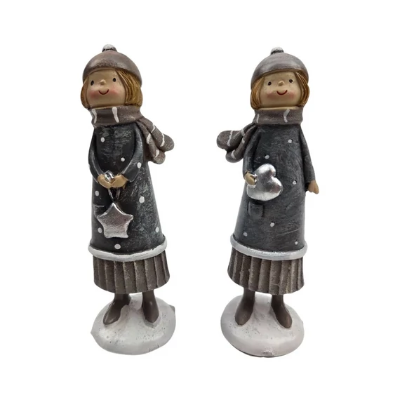 Szürke pöttyös ruhás téli figura 14,5 cm
