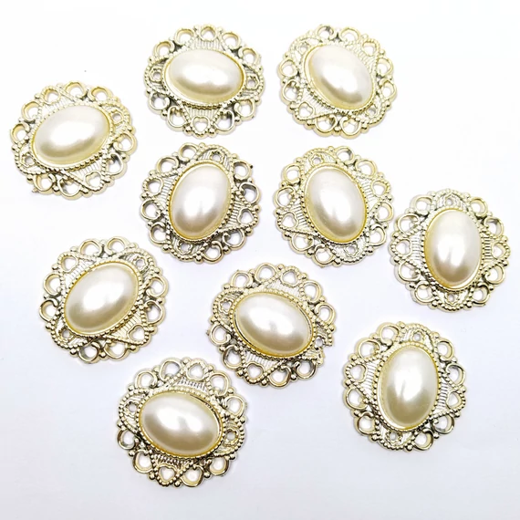 Bross kerek 10 db 4x4 cm, arany ovális gyönggyel