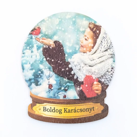 Fa tábla 7x8.5 cm 5 db, "Boldog karácsonyt" hógömb lánnyal