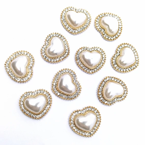Strasszos bross szív alakú 10 db 2x2.3 cm, arany