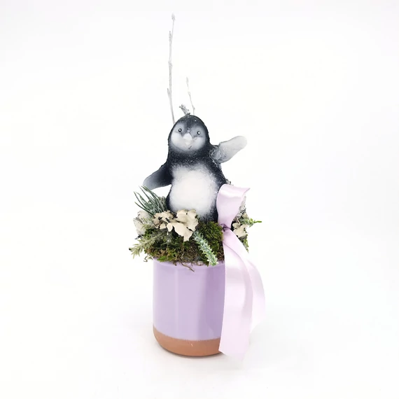 Rózsaszín asztaldísz pingvinnel 20 cm