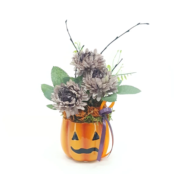 Halloweeni virágkompozíció lilás 30 cm