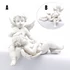 Kép 2/2 - Fehér polyresin angyal szobor, ülő és fekvő angyalka – 11,5 cm