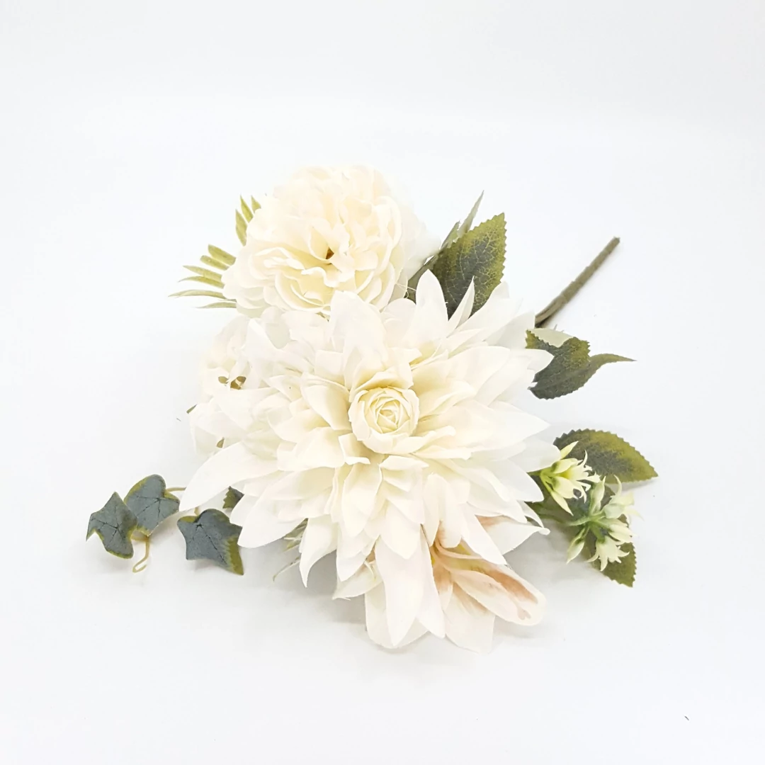 Dália+ranunculus+lili+hortenzia, fehér